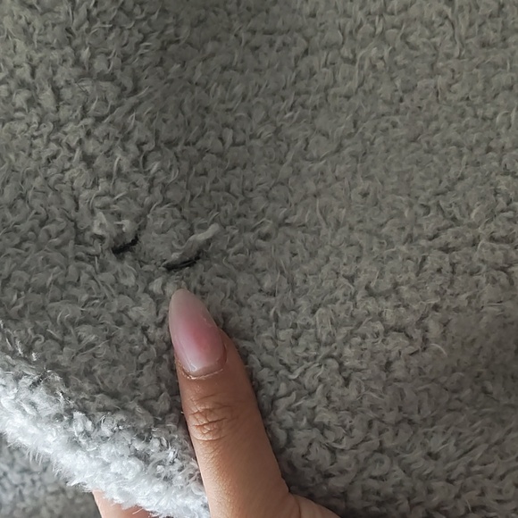 Grey Blanket - Picture 2 of 4